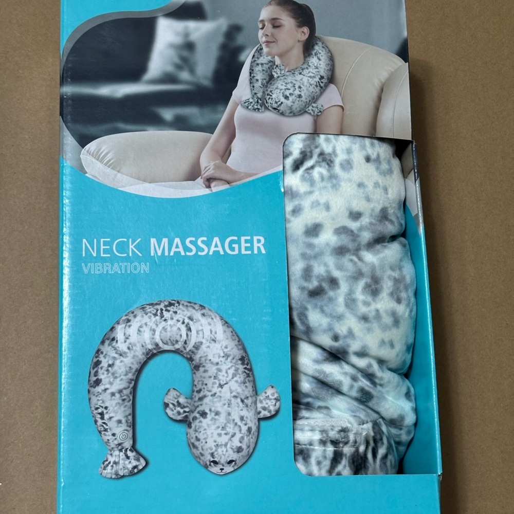 Gray Leopard Print Neck Massager vibración
